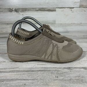 Skechers memory‎ foam slip on zip Womens 7